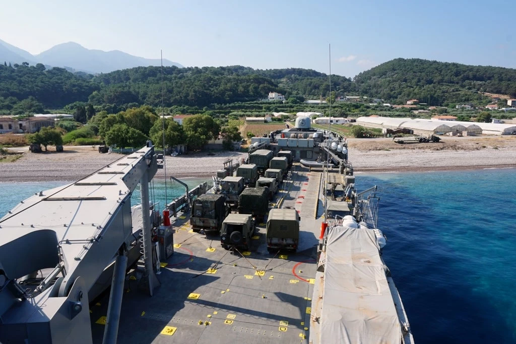 Καταιγιστικές οι ΕΔ στην άσκηση «ΚΑΤΑΙΓΙΣ»: Απόβαση σε ακριτικό νησί από τα κομάντο – Ηχηρό μήνυμα στην Άγκυρα